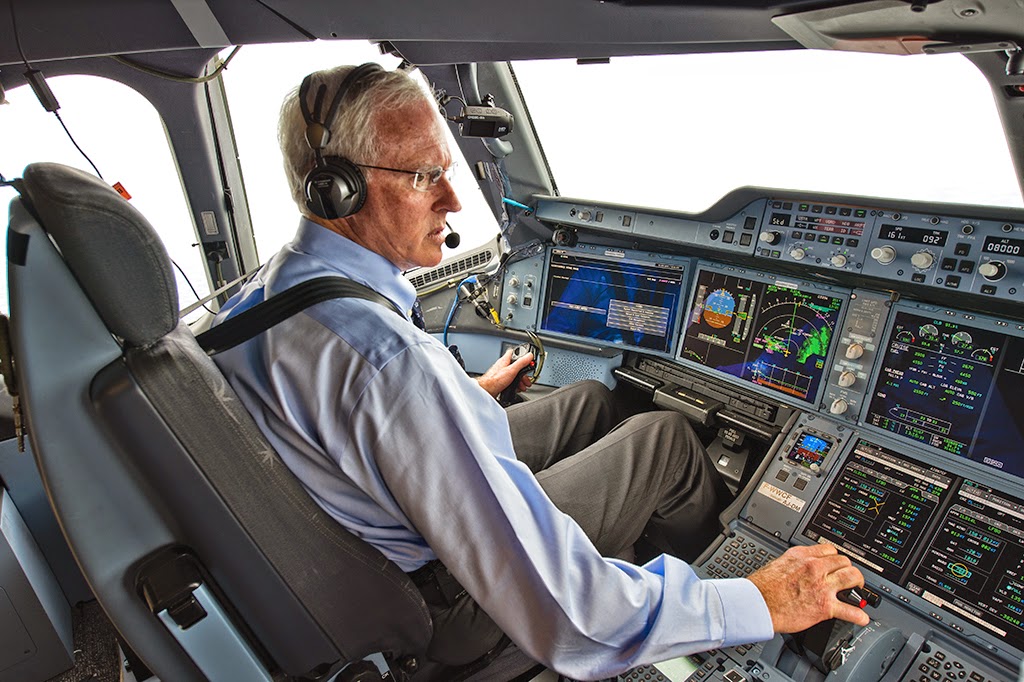 пилоты американской авиакомпании. переговоры летчиков. крутой пилот. кабина капитана корабля. пилоты аэрофлота а320nemo.