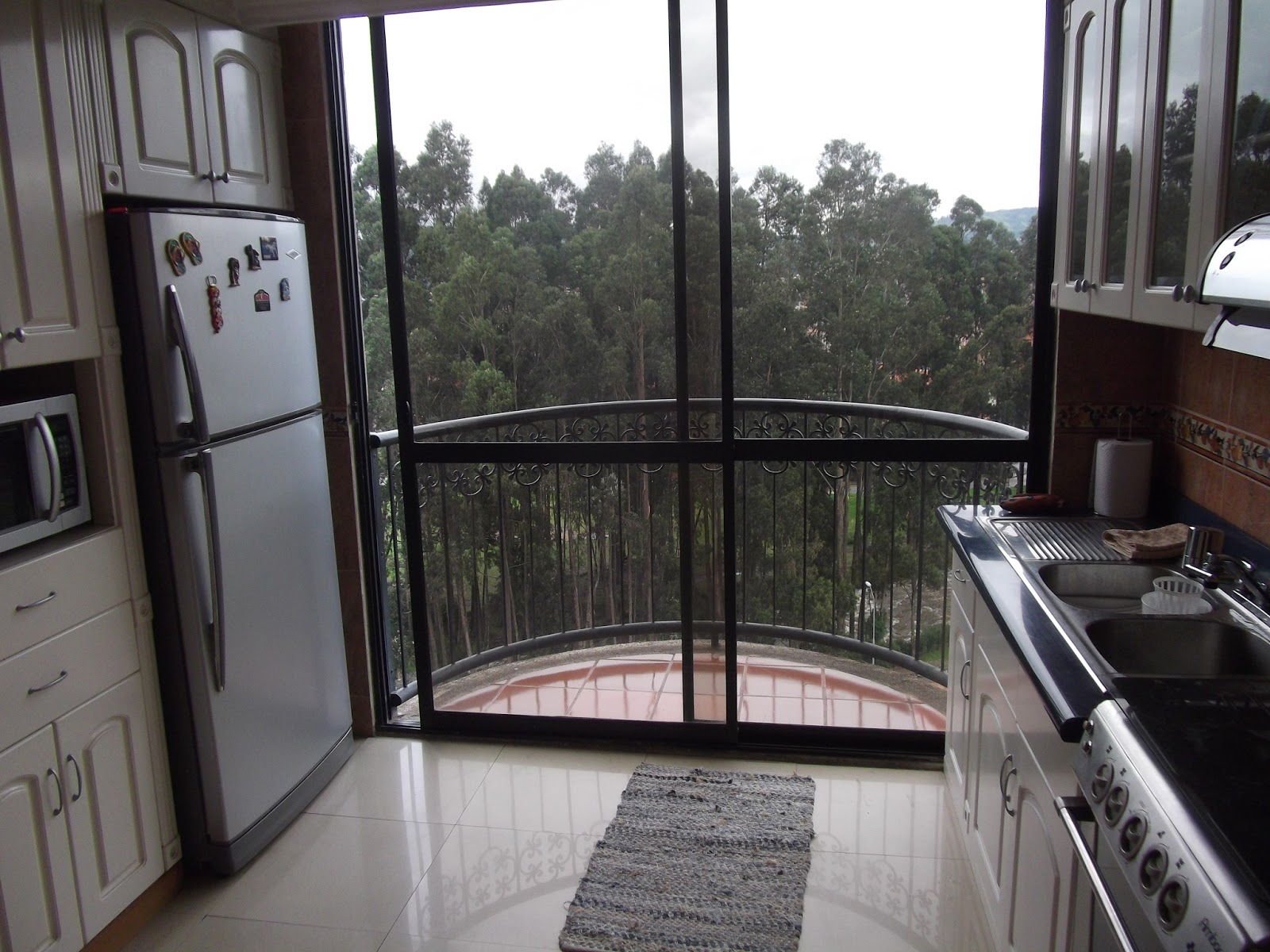 AAA LIVING IN CUENCA My Cuenca, Ecuador condo finally furnished!