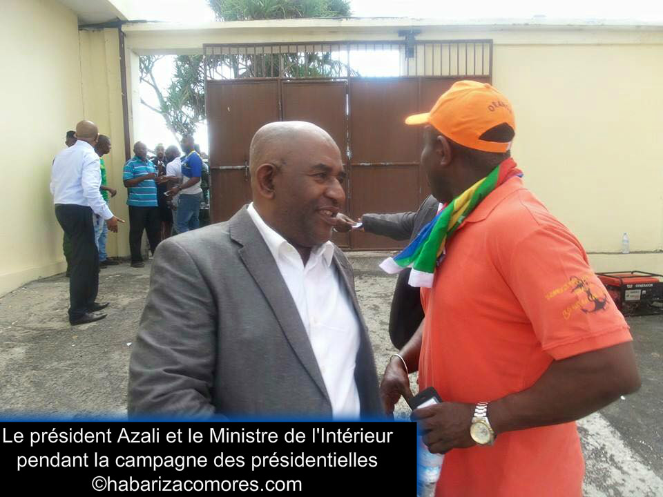 Azali réveille les vieux démons