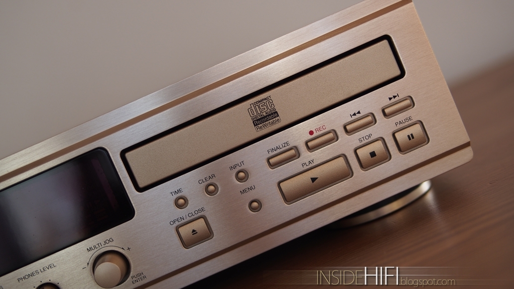 Inside HiFi Denon CDRW1500