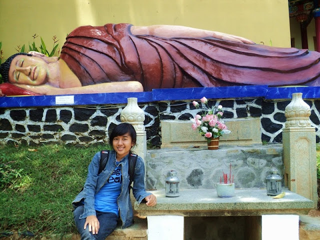 patung budha tidur di pagoda avalokitesvara