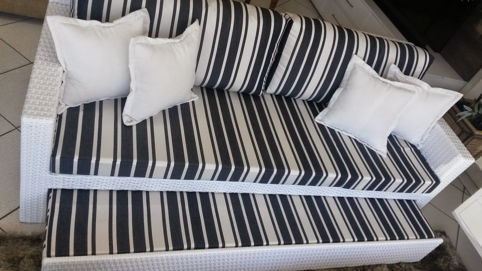 LAR CENTER MÓVEIS Sofa cama em fibra Excelente opção para sua sala
