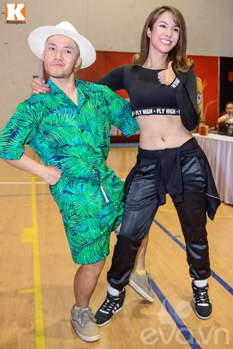 Huong Giang Idol vang mat, Tien Dat choi troi voi 