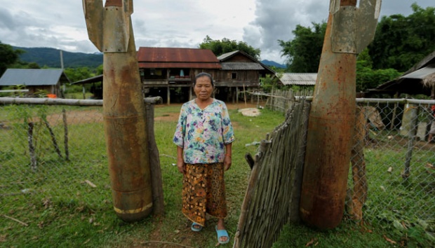 WOw, Masyarakat di Kampung Ini Manfaatkan Bom Sebagai Perabotan Rumah Tangga WOw, Masyarakat di Kampung Ini Manfaatkan Bom Sebagai Perabotan Rumah Tangga