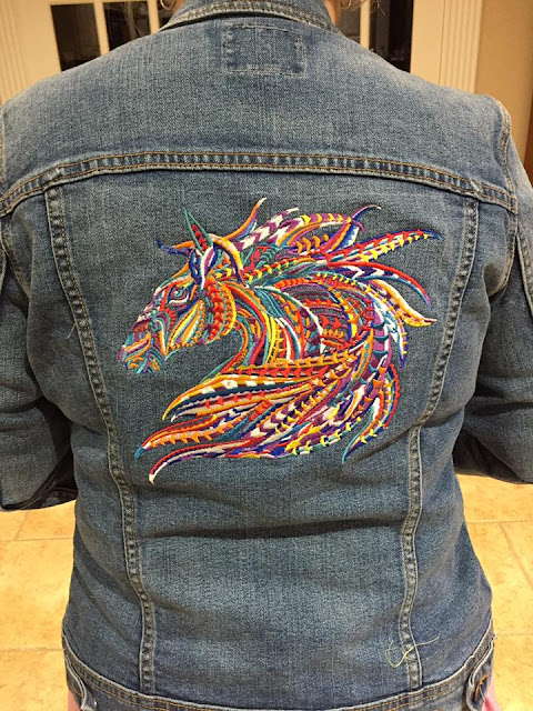 Куртка с вышивкой мозаичная лошадь