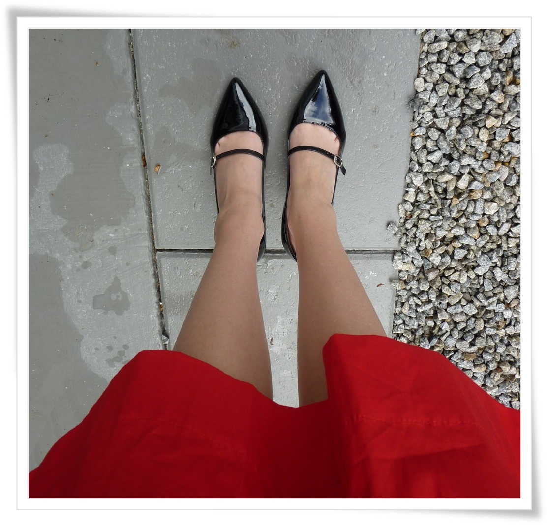 Colour makes people!: What I wore Wednesday: a red number