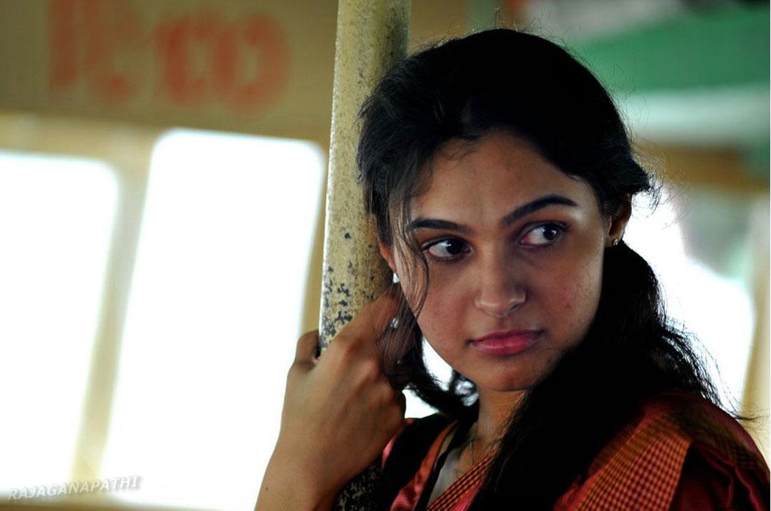 SOUTH ACTRESS ANDREA JEREMIAH IN SAREE NEW STILLS | GATEWAY TO WORLD CINEMA