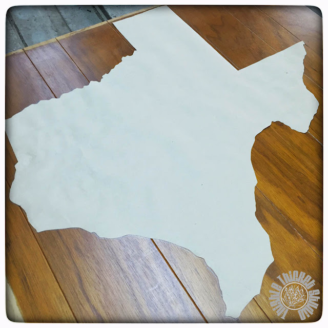 Tutorial on how to make a Texas-Shaped Barn Wood Clock by Thistle Thicket Studio. www.thistlethicketstudio.com