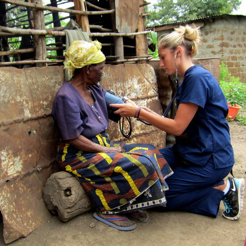 What Does a Travel Nurse Do? Nursing Art