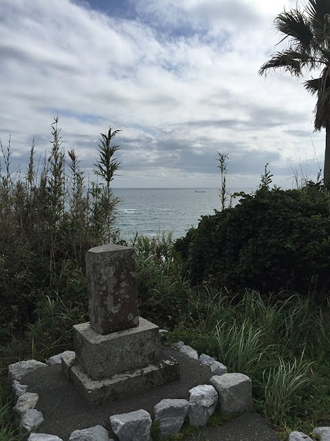 静岡県御前崎海岸　石拾い