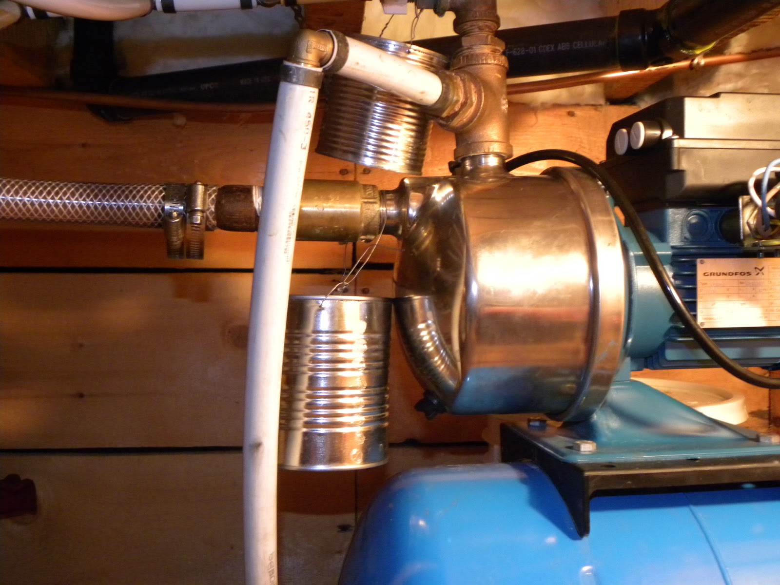 The Happy Trappers 2 Sixth Year Heating Crawl Space with Wood Stove