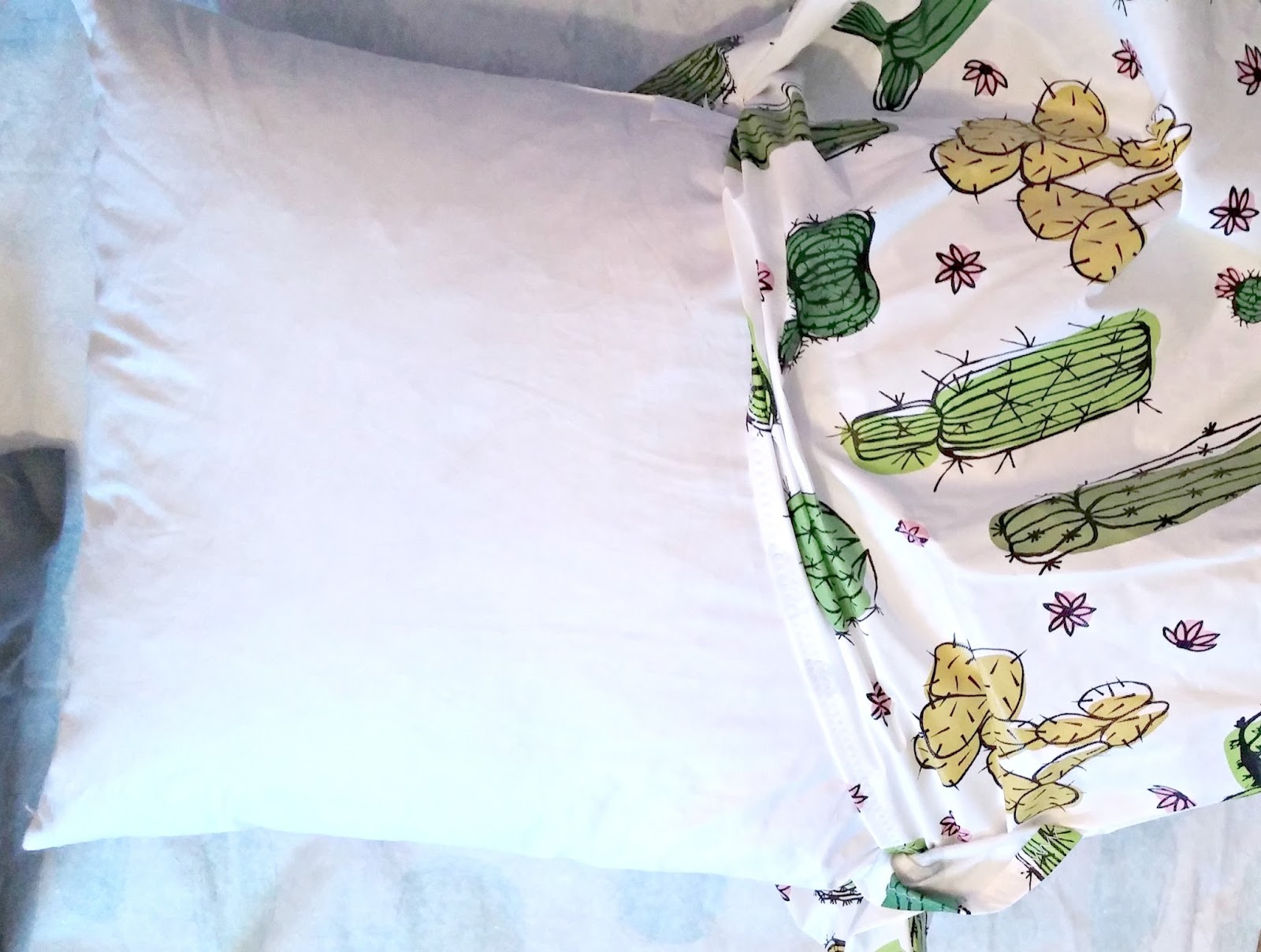 Repurposed Vinyl Tablecloth Pillows Little Vintage Cottage