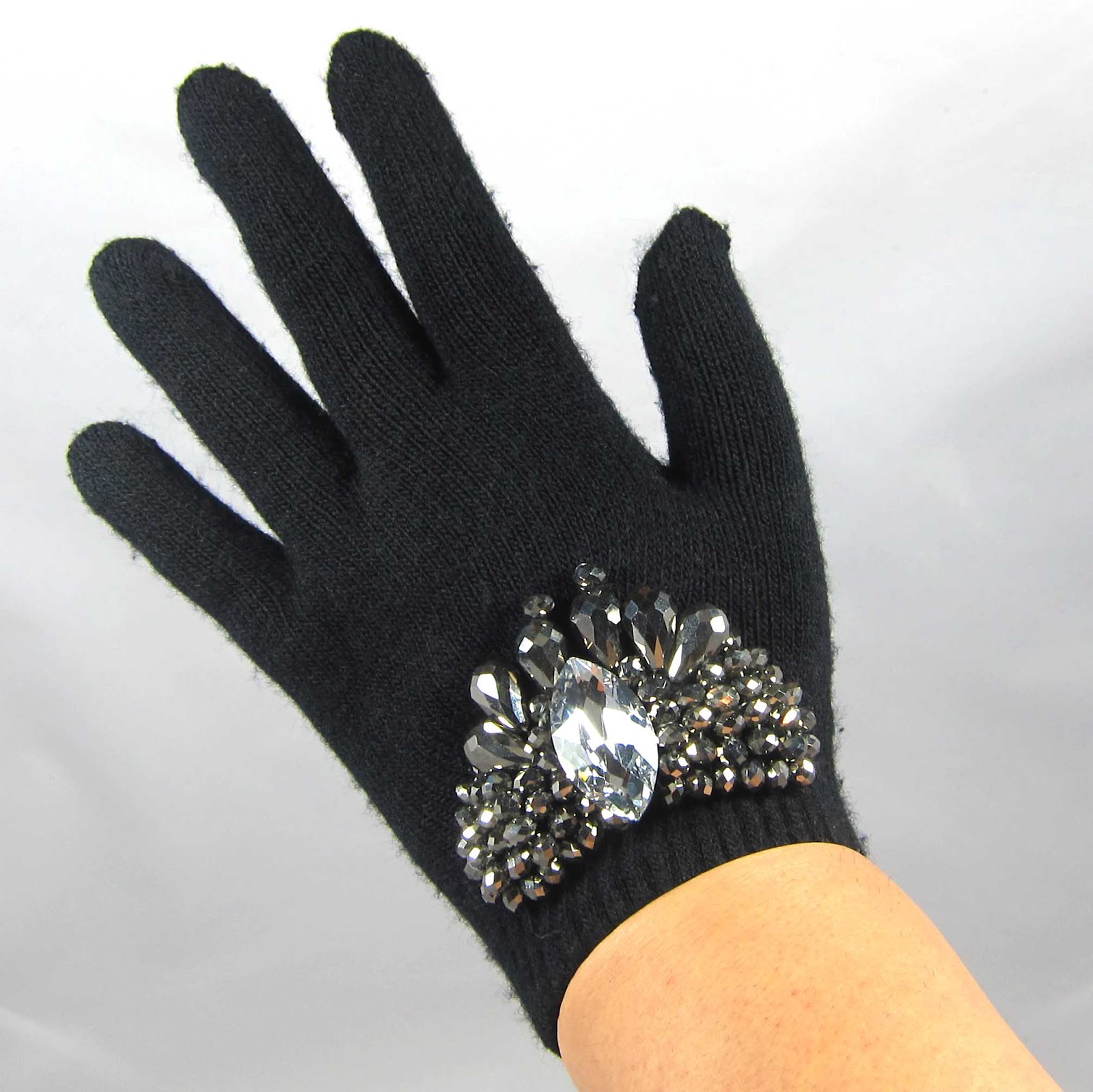Beadfeast home of handmade bead embroidered jewelry More Glam Gloves!!