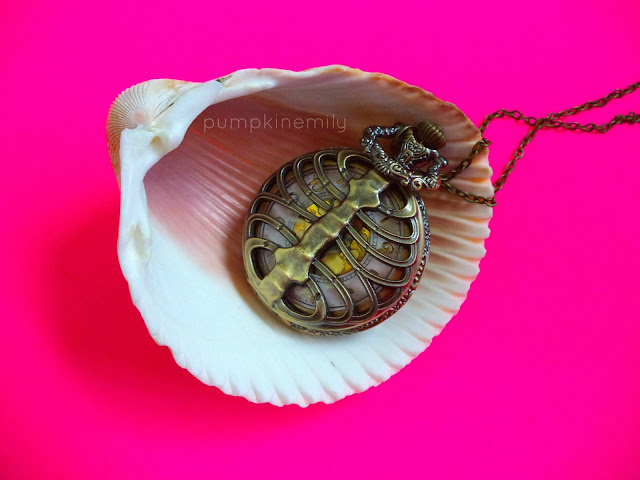 DIY Seashell Jewelry Holder