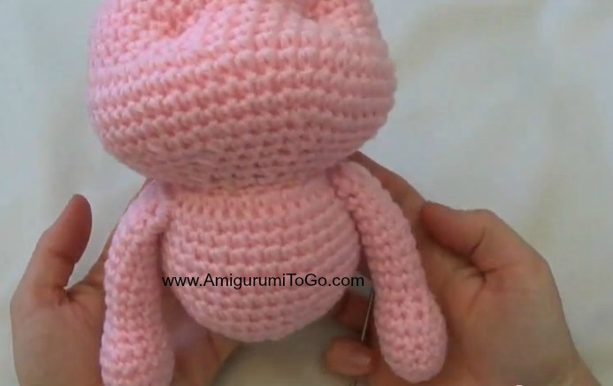 montaje brazos cerdo amigurumi