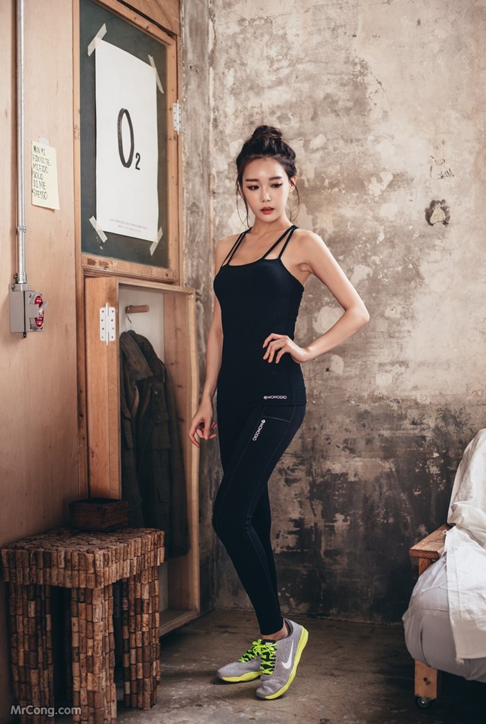 Beautiful Yoon Ae Ji poses glamor in gym fashion photos (56 photos)