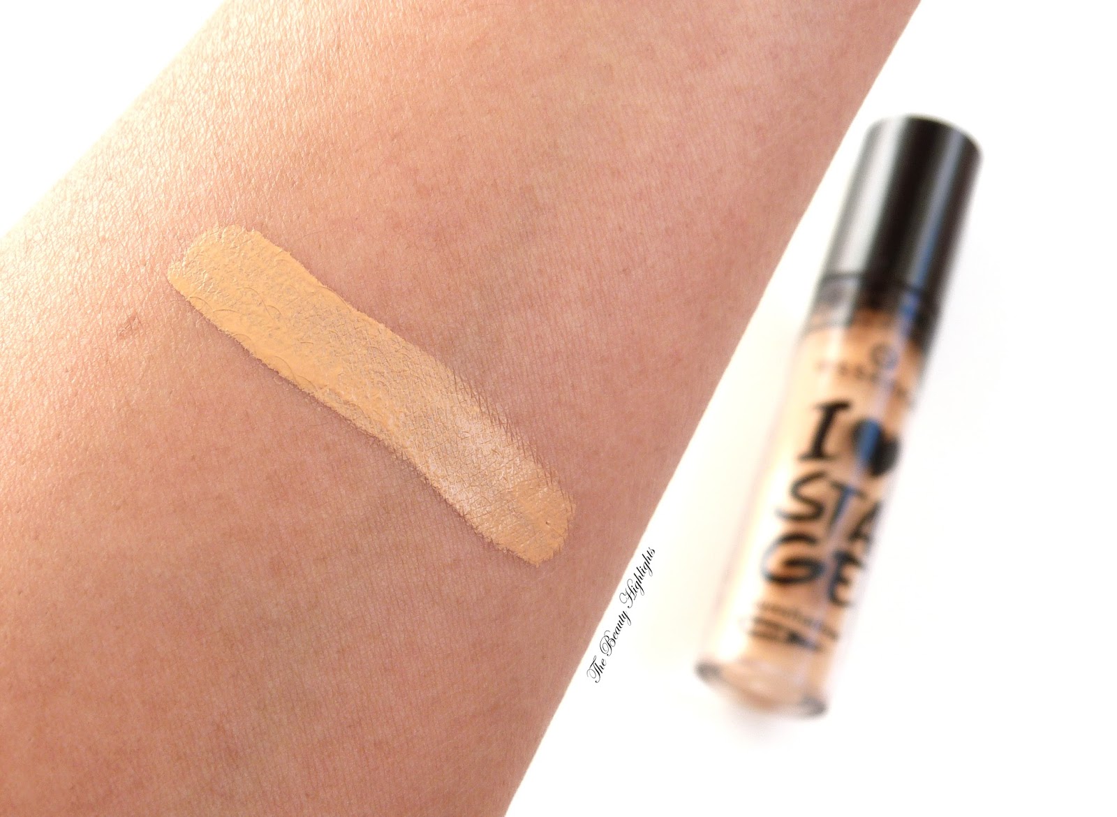 The Beauty Highlights Essence The I love Stage Eyeshadow Base Review