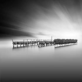 11-Vassilis-Tangoulis-The-Sound-of-Silence-in-Black-and-White-Photographs-www-designstack-co