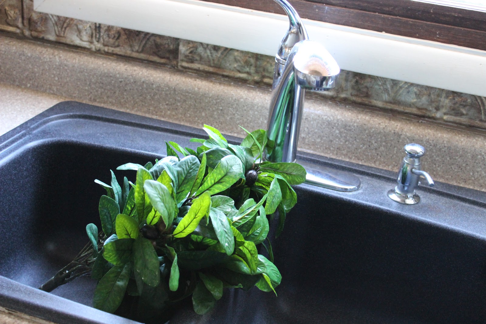 The Decorating Chica Simple and easy way to keep your silk plants fresh.