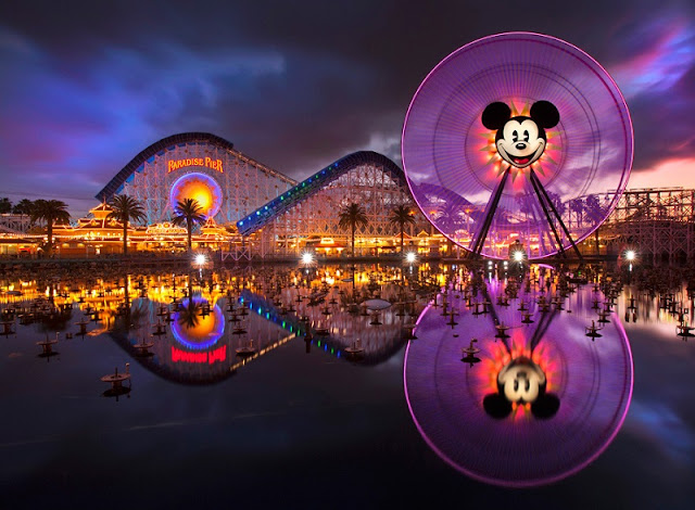 Noite no California Adventure Park em Anaheim Noite no California Adventure Park em Anaheim
