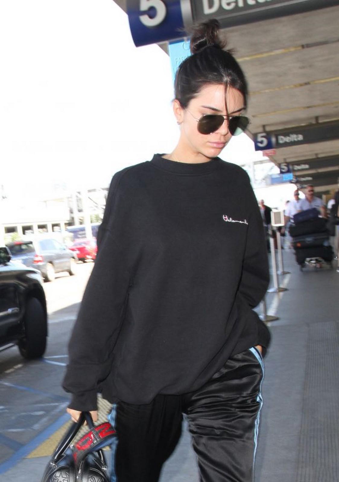 Kendall Jenner Photo Gallery 062a | Kendall Jenner Fans Site