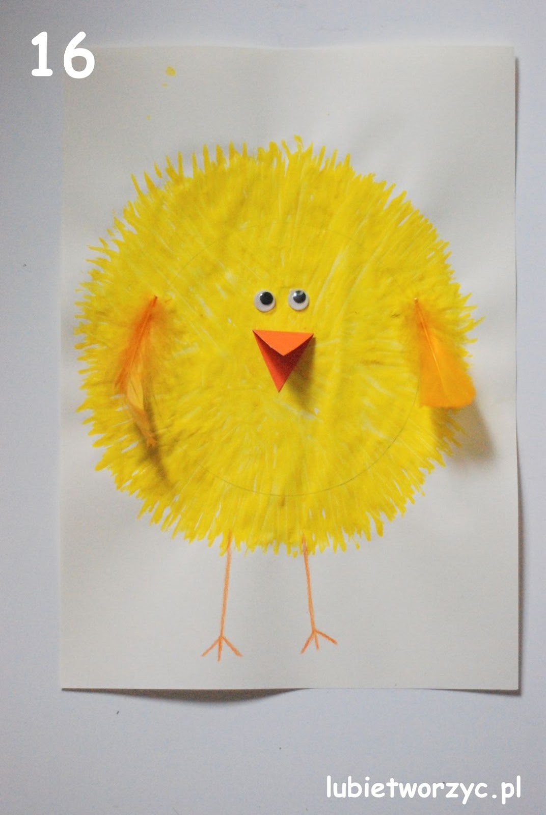 Kurczaczek wielkanocny malowany widelcem