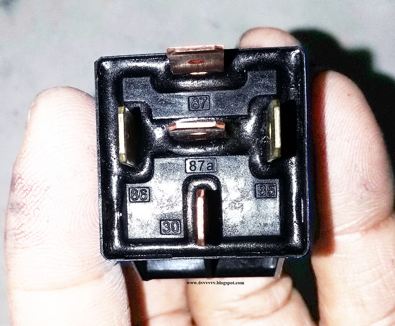 TECHNIC AUTO CAR Relay pinout