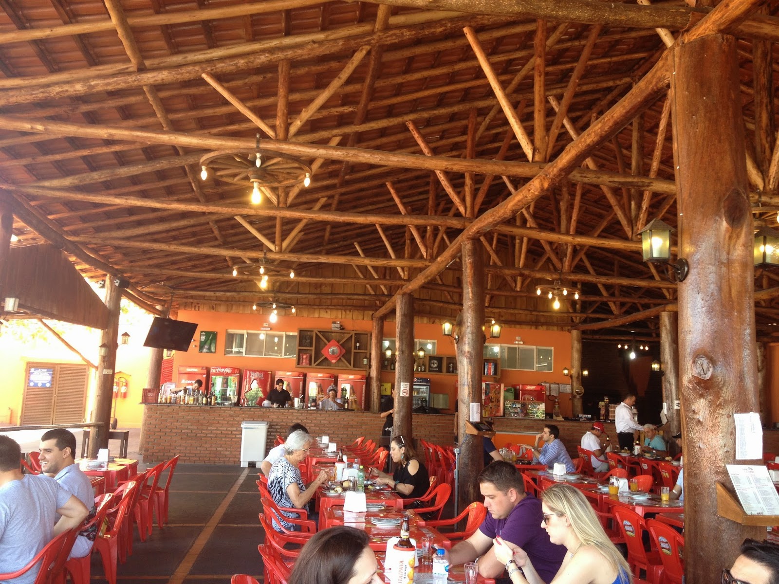 Ambiente rústico do Galpão da Costela
