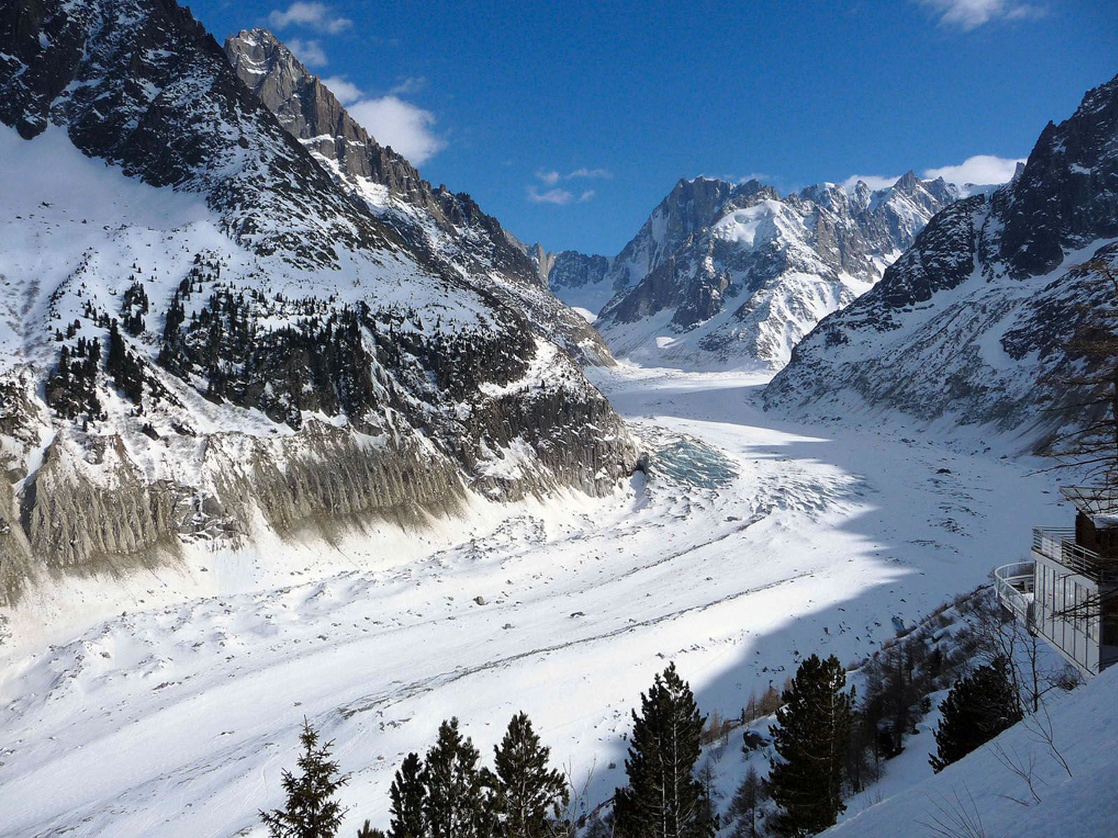 гора базардюзю. горные вершины альпы. галерея в горах. горная галерея. альпы и дунай.