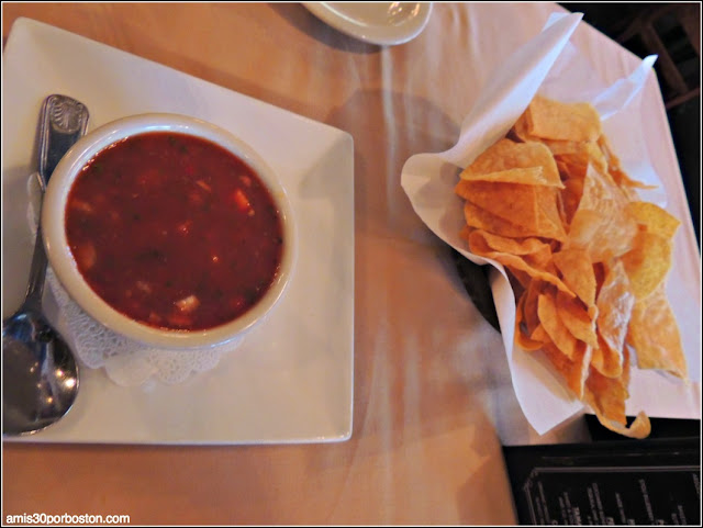 Chips and Salsa en el Y.O. Ranch Steakhouse 