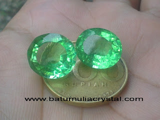 green obsidian orb vs glass green obsidian orb vs glass