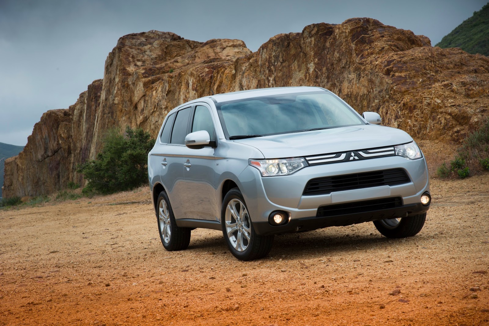 Mitsubishi Outlander 2014 AutomotiveSTYLE