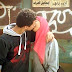 Arrestan a 3 jóvenes en Marruecos por subir foto de un beso a Facebook