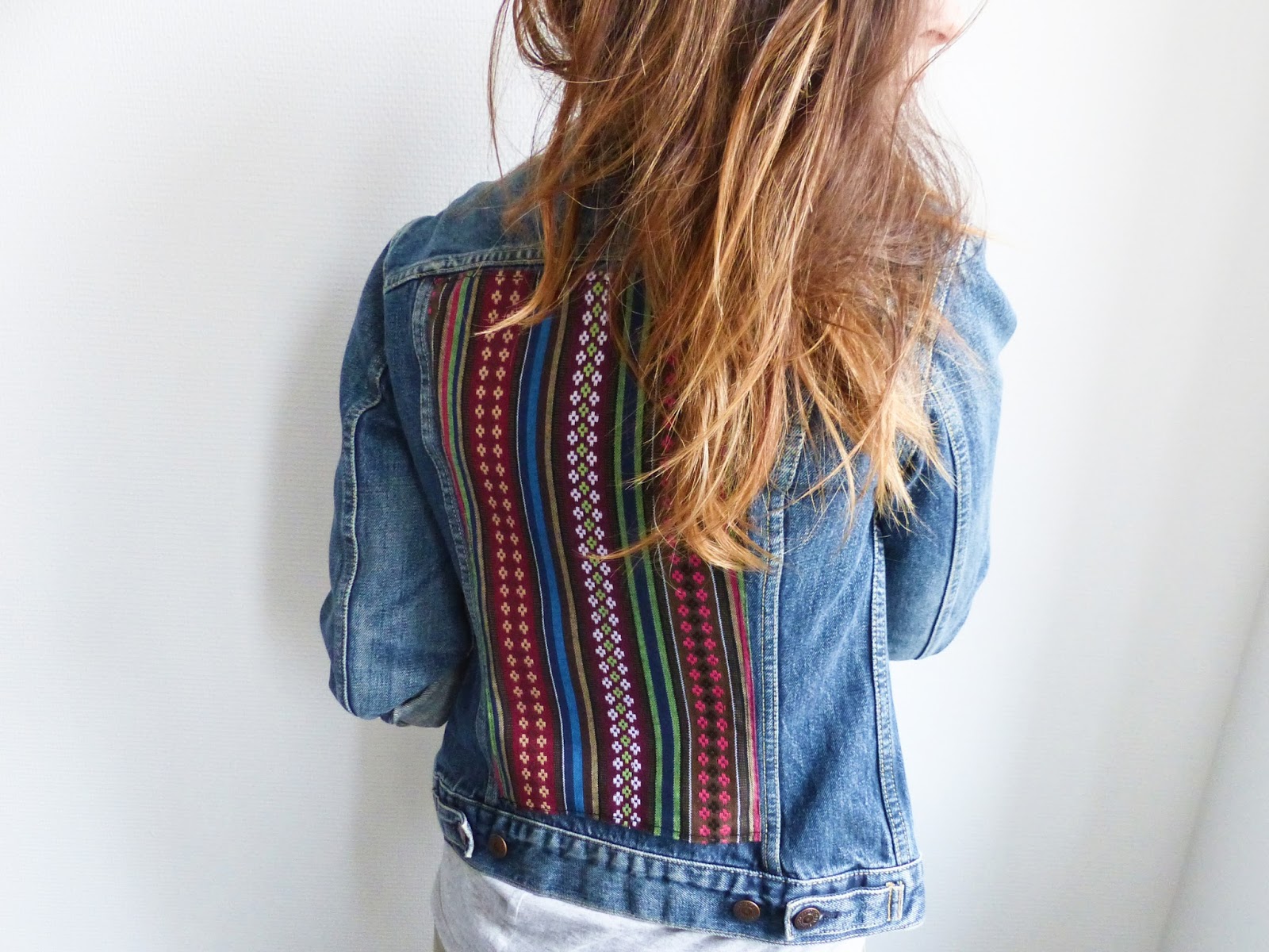 DIY : Veste en jean customis?�e avec tissu azt?�que - Blog DIY - Do It Yourself - Jules Coton
