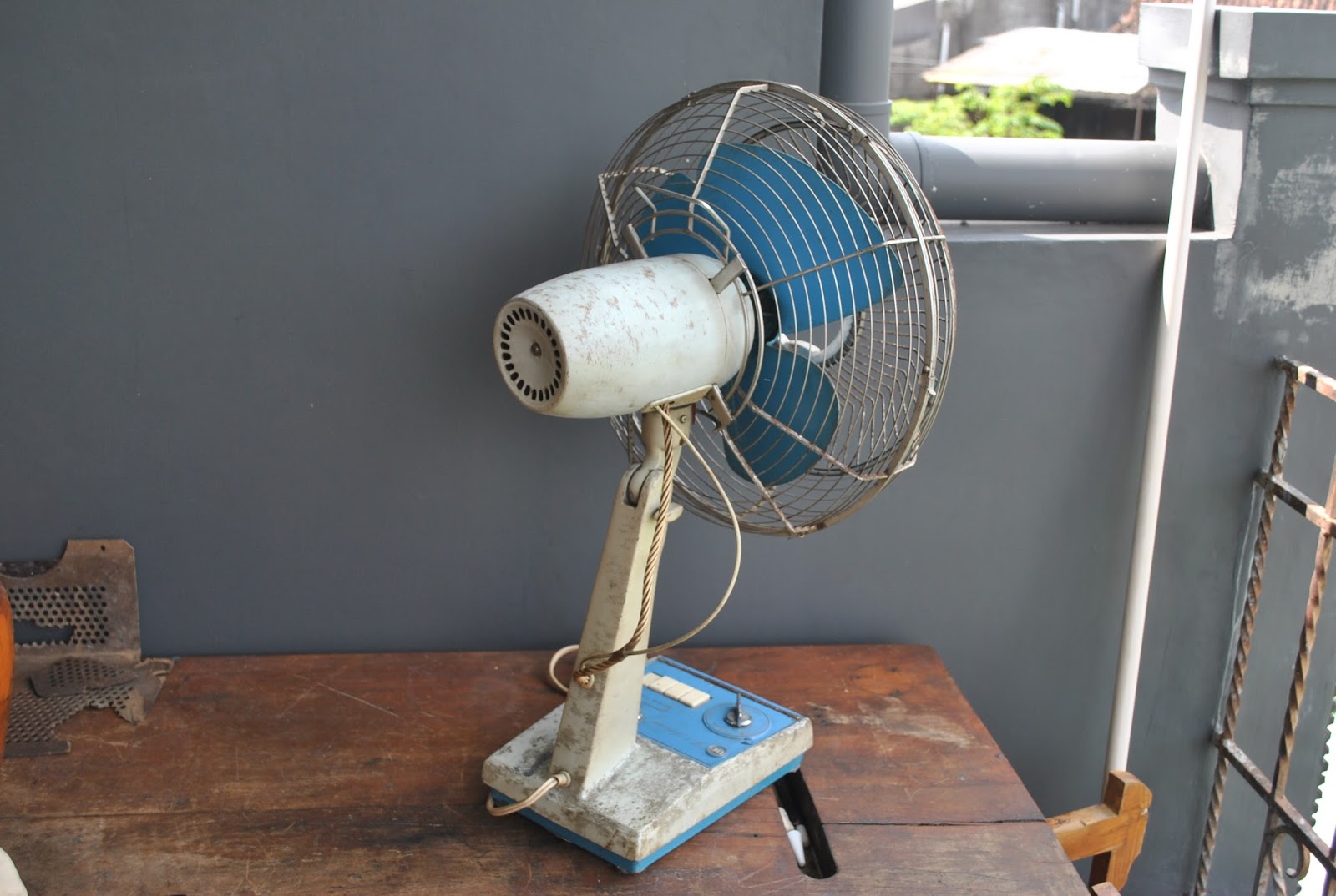 BOBO ART AND CURIOS: KIPAS ANGIN DJADOEL KDK JAPAN 1967 VOLTASE 110