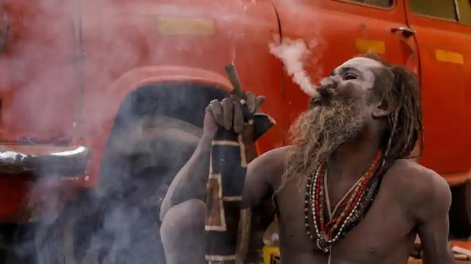 Naga sadhus say no to smoking after Ramdev's call