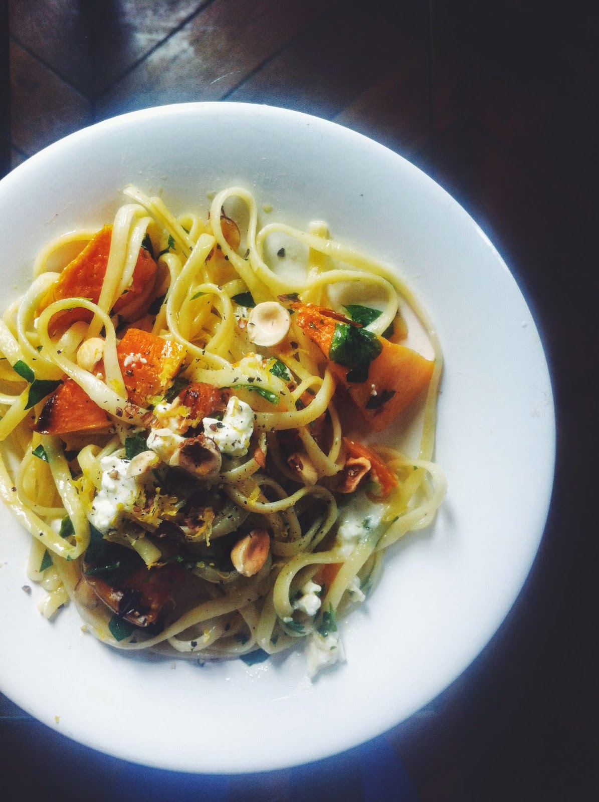 Tronche de Cake le temps au temps linguine butternut, fêta, noisette