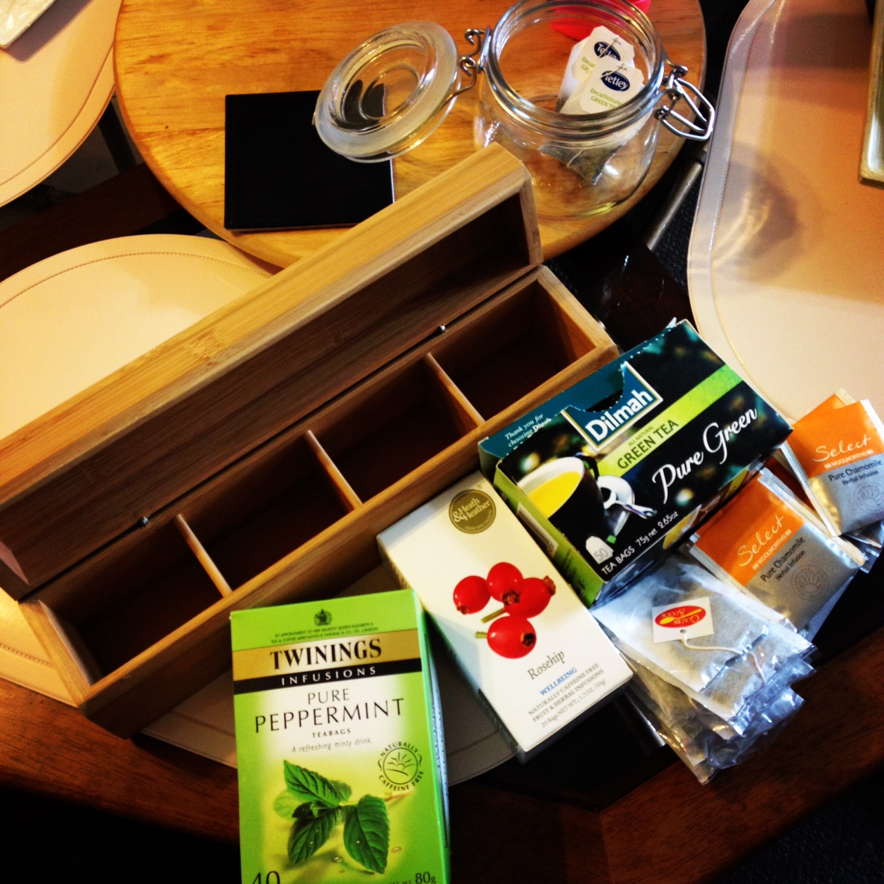 a-wife-s-charmed-life-s-o-s-storage-for-tea-bags