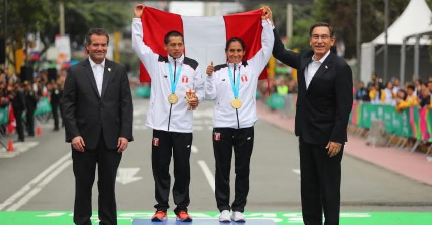 Presidente Martín Vizcarra entregó medalla de oro a Gladys Tejeda y Christian Pacheco Presidente Martín Vizcarra entregó medalla de oro a Gladys Tejeda y Christian Pacheco