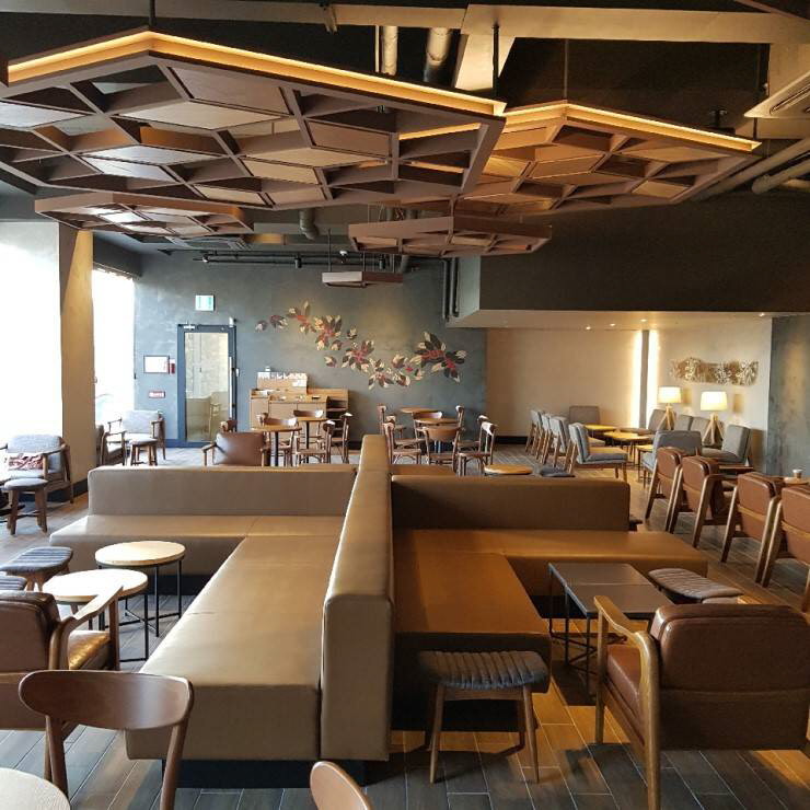 콘센트 없애고 인테리어 바꾼 노량진 스타벅스 | 인스티즈