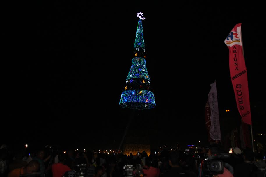 Sri Lanka Claims World's Tallest Artificial Christmas Tree Gossip