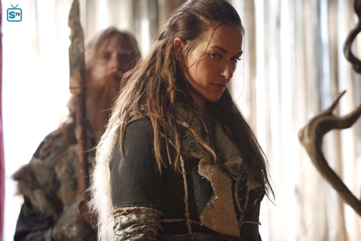 4x02heavyliesthecrown