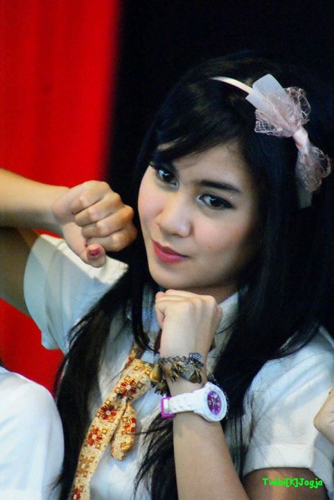 http://loverlem.blogspot.co.id/2016/11/kumpulan-foto-foto-anisa-chibi-personil.html