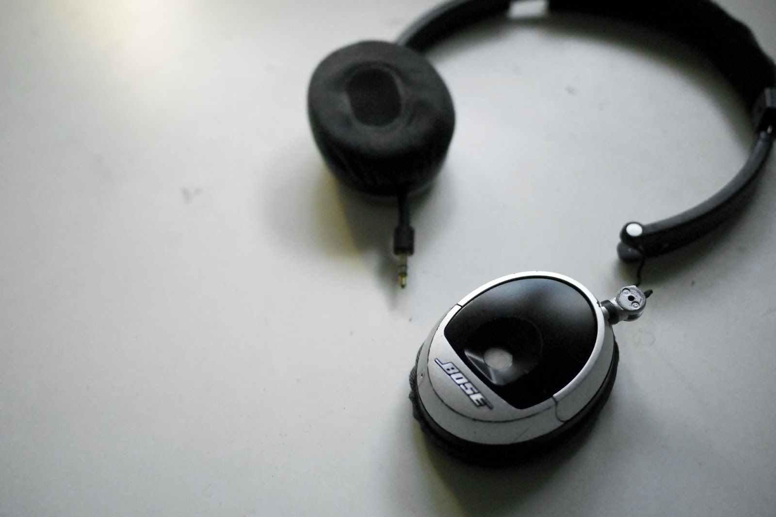 tlee. DIARY BROKEN HEADPHONES