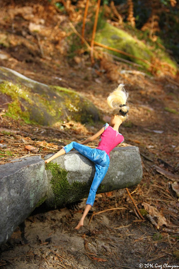 Barbie a fait de l'escalade à Fontainebleau (C) Greg Clouzeau Barbie a fait de l'escalade à Fontainebleau (C) Greg Clouzeau