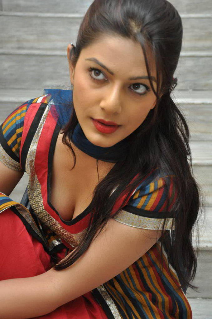 New Telugu Actress Anjali Hot Small Cleavage Show ~ Celebs Talkies