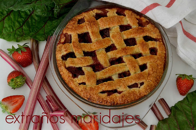 Tarta De Ruibarbo Y Fresas
