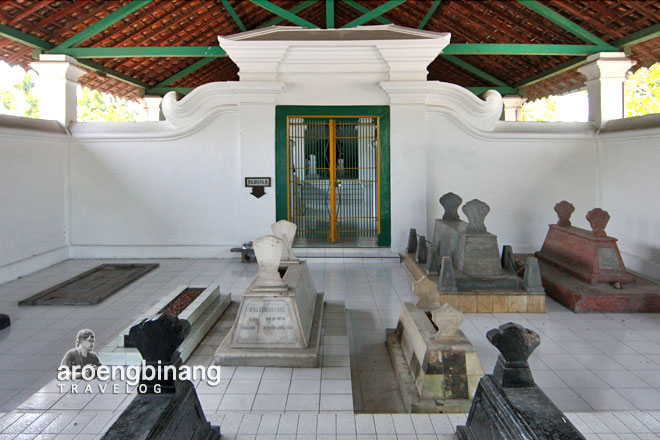 makam patih kra sosronagoro sukoharjo