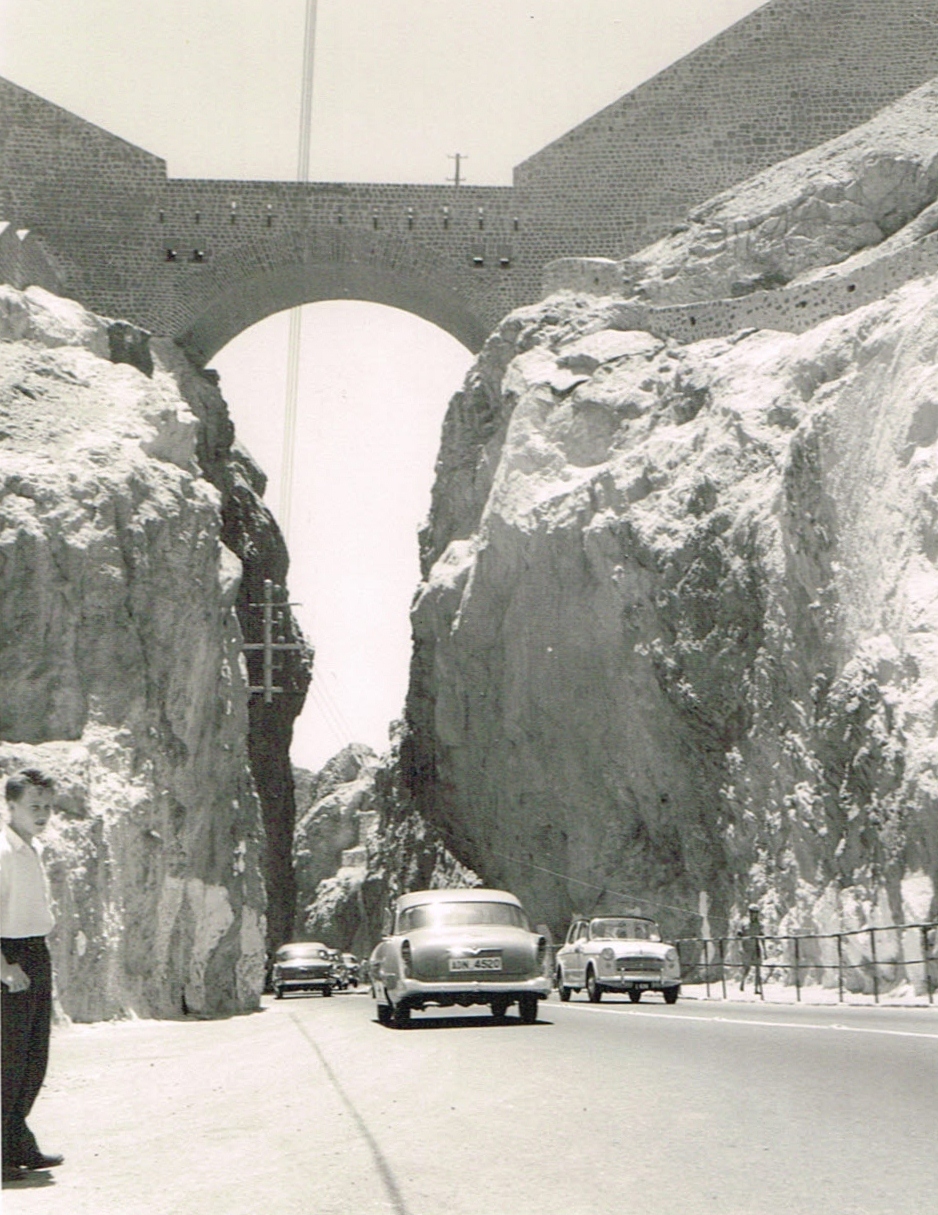 It's an Expert's Life! Crater Pass Bridge, Aden; Picture of the Week