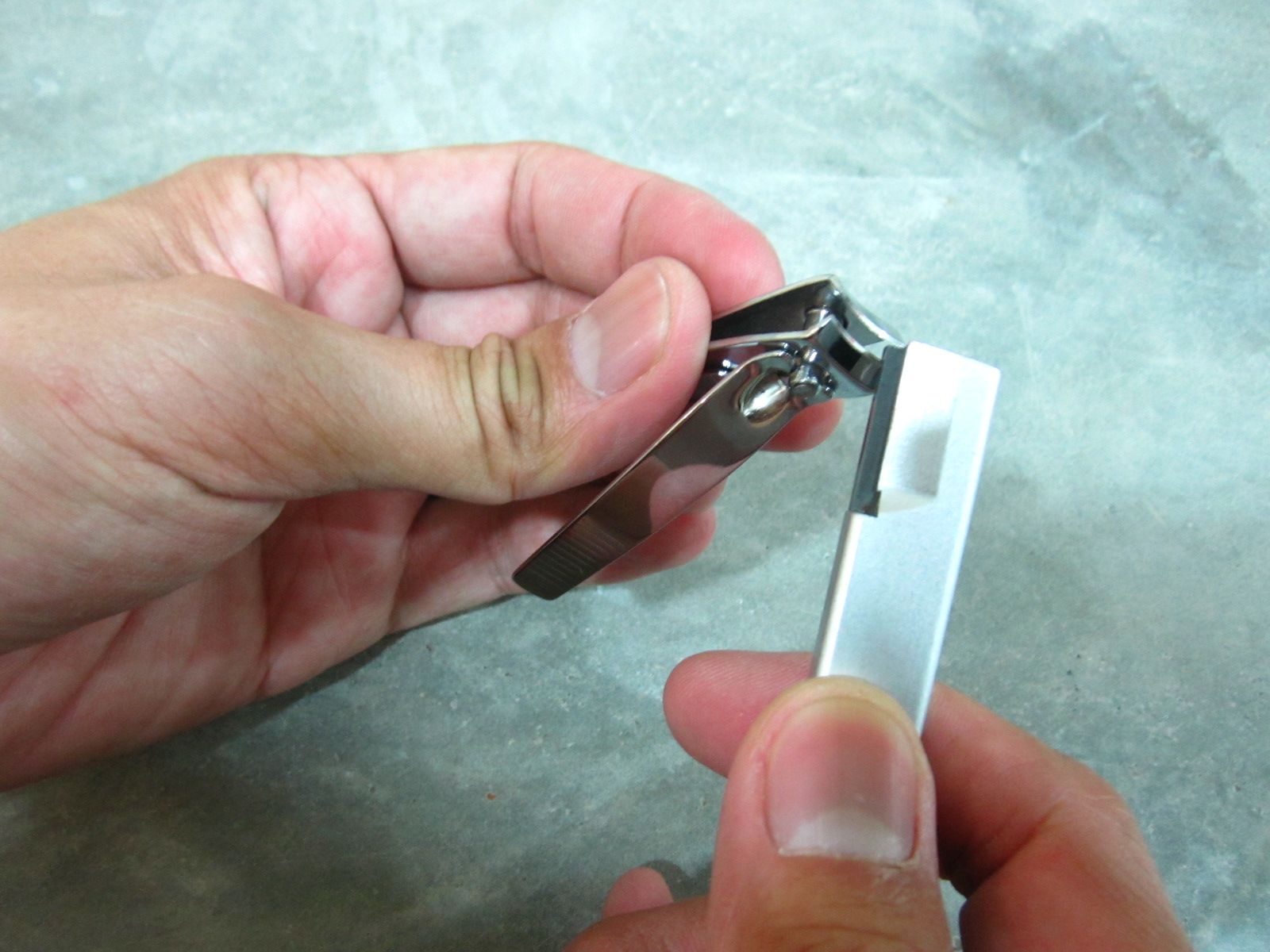 Super Sharp Knives Sharpening Nail Clippers with iSTOR Swiss Sharpener